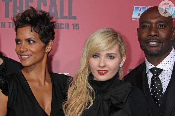 Halle Berry, Abigail Breslin e Morris Chestnut posam em première do filme "Chamada de Emergência", em Los Angeles, em 6 de março de 2013