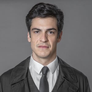 Guilherme (Mateus Solano) abraça Joana (Mariana Nunes) e Rose (Bárbara Colen) não gosta no capítulo de sexta-feira, 7 de janeiro de 2022 na novela 'Quanto Mais Vida, Melhor!'