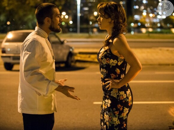 Na novela 'Império', Cristina (Leandra Leal) terminou o namoro com Vicente (Rafael Cardoso) após o cozinheiro beijar Maria Clara (Andreia Horta)