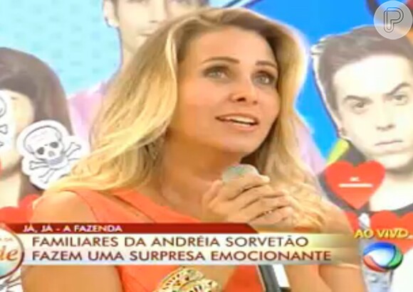 Andréia Sorvetão distribuiu caveiras e corações aos seus ex-companheiros de programa