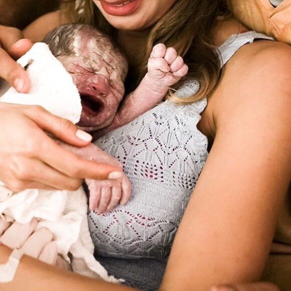 Biah Rodrigues deu à luz no último dia 10 de novembro, após um parto natural considerado rápido