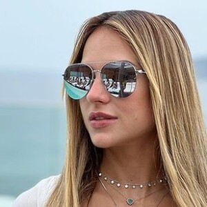 Gabi Martins, que costuma sensualizar até de biquíni, sempre ganha elogios do amado, que faz questão de enaltecer a cantora sempre que pode