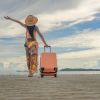 Viajar sozinha é uma prática de autoconhecimento para muitas mulheres: você vai voltar repleta de novas experiências