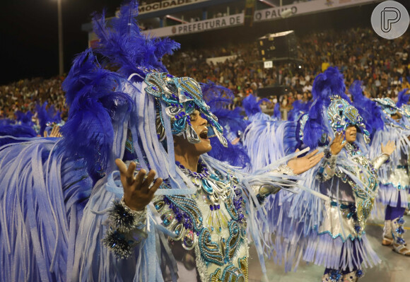 Carnaval 2022 em SP: novas regras incluem o uso obrigatório de máscara não só no público, mas também entre os componentes das escolas de samba