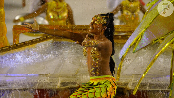 Desfile das escolas de samba ficou impossibilitado diante do aumento de casos da variante ômicron