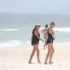 Grazi Massafera se exercita na praia da Barra da Tijuca, no Rio de Janeiro, nesta quinta-feira, 4 de dezembro de 2014