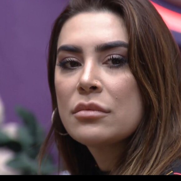 'BBB 22': Naiara Azevedo, que foi indicada pelo líder Douglas Silva, disse que os outros participantes mereciam estar ali, enquanto ela não estaria pronta para 'viver isso'