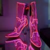 Botas de Jade Picon no 'BBB 22' são da marca Neon Cowboys