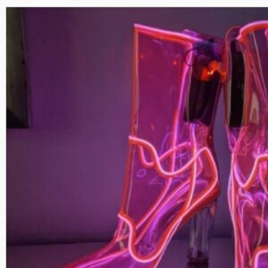 'BBB 22': botas rosa de Jade Picon brilham no escuro