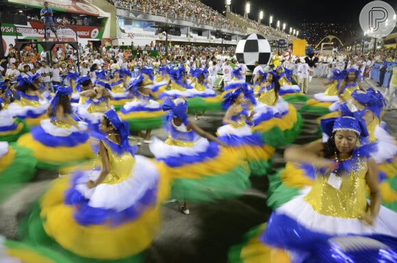 Carnaval 2022 no Rio: as escolas de samba do grupo especial foram realocadas para desfilar nos dias 22 e 23 de abril, enquanto escolas dos grupos de acesso começam a desfilar dia 16