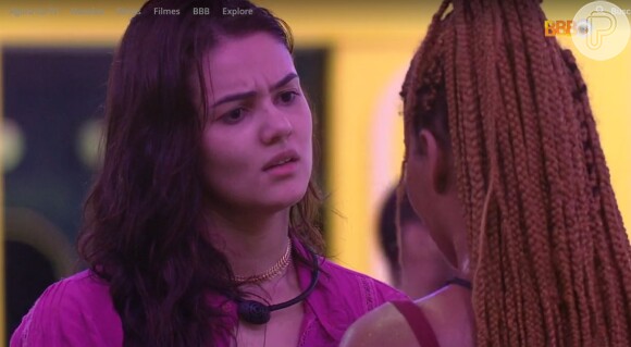 Natália já vinha criticando Eslovênia durante a semana no 'BBB 22', e não aguentou após vê-la beijando seu amigo e interesse romântico, Lucas 