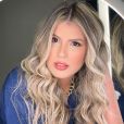 Penteado: influencer Larissa Carim gosta de usar o cabelo frisado