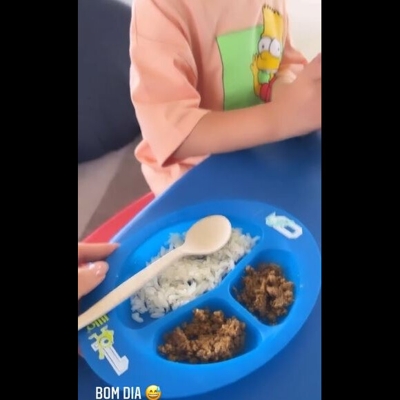 Filho de Andressa Suita pediu para comer arroz com carne moída na hora do café da manhã