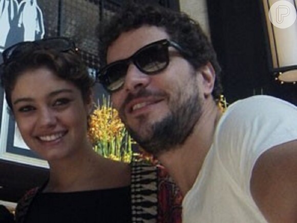 Sophie Charlotte tem a companhia de Daniel de Oliveira em gravações da novela 'Babilônia', em Dubai, nos Emirados Árabes. A foto foi divulgada pelo 'Gshow', nesta sexta-feira, 5 de dezembro de 2014