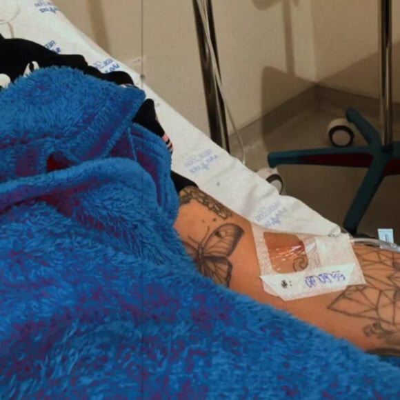 MC Mirella teve crise de ansiedade, cancelou show e foi para hospital
