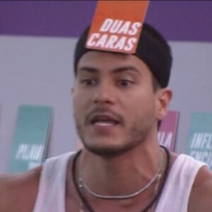 Jogo da Discórdia do 'BBB 22' teve Arthur Aguiar como segundo maior alvo dos participantes, com nove placas em sua testa