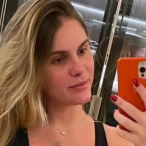 Bárbara Evans posa de lingerie para exibir corpo no sétimo mês de gravidez