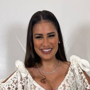 Mais magra, Simone tem chamado atenção pelos looks que marcam a cintura