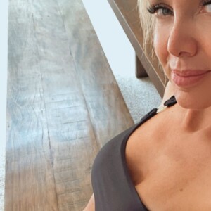 Eliana relembrou flagra indiscreto de biquíni. Ela confessou que tomou um susto ao se ver daquela maneira, mas decidiu utilizar as fotos como forma de empoderamento