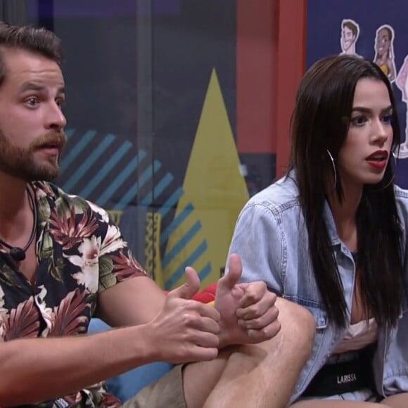 Larissa e Gustavo ficaram eufóricos ao descobrir que ambos entrariam no 'BBB 22'