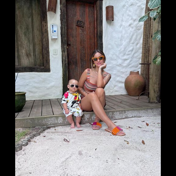 Bianca Andrade, a Boca Rosa, levou o filho Cris, de seis meses, para viajar com ela pela Bahia