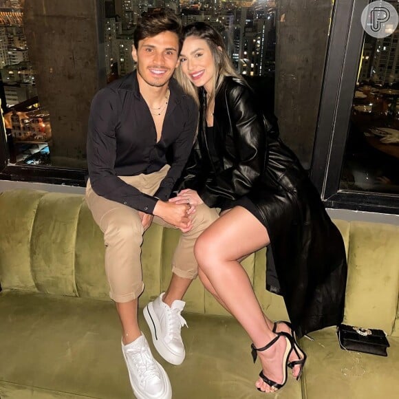 Raphael Veiga e Bruna Santana assumiram namoro publicamente em julho de 2020