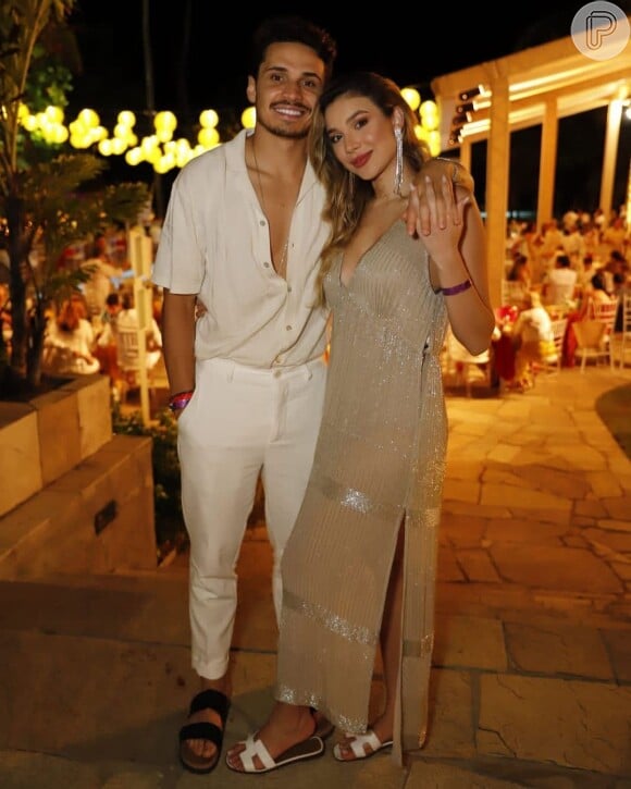 Noivado de Raphael Veiga, do Palmeiras, com Bruna Santana, irmã de Luan Santana, chegou ao fim