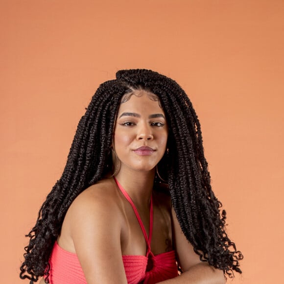 Maria, do 'BBB 22', conquistou notoriedade após integrar a novela 'Amor de Mãe' e participar do projeto musical 'Poesia Acústica'