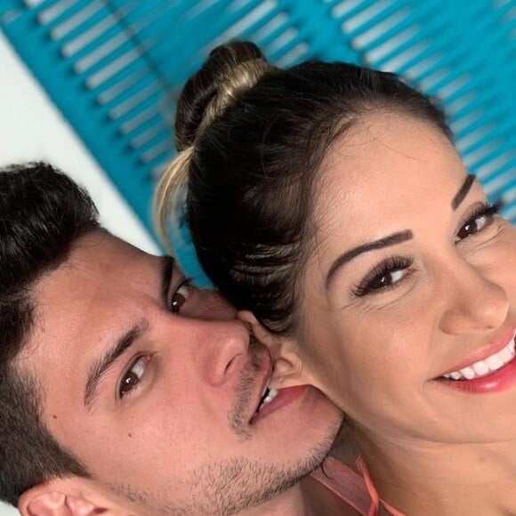 Arthur Aguiar contou que planeja novo casamento com Maíra Cardi