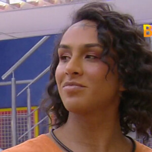 'BBB 22': Linn da Quebrada e Maria chegaram a trocar beijos na casa, e Maria explicou que a troca de carinho aconteceu por vontade, não por estratégia