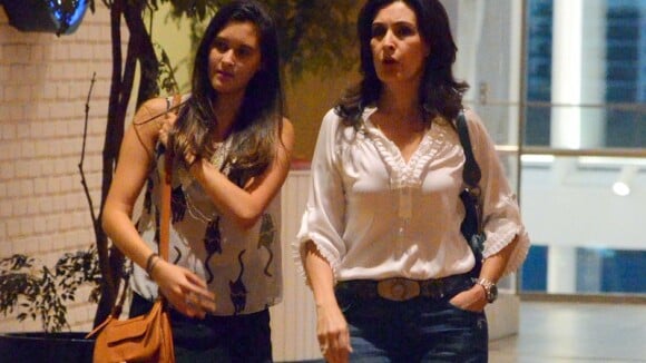 Fátima Bernardes curte passeio em shopping do Rio com a filha Beatriz