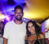Grávida, Viviane Araújo apareceu de tênis em festa de Carnaval que compareceu com o marido, o empresário Guilherme Militão