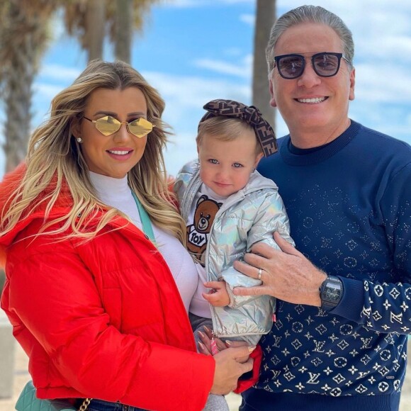 Ana Paula Siebert é mãe de Vicky, de quase 2 anos, fruto do relacionamento com Roberto Justus