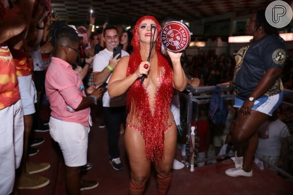 Carnaval 2022: Viviane Araújo se alterna entre duas escolas, uma no Rio e uma em São Paulo