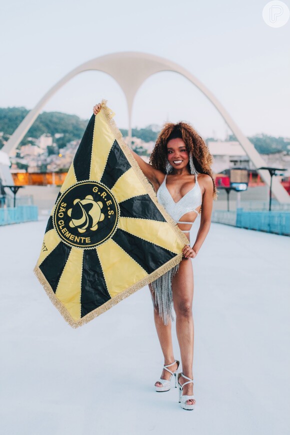 Thelma Assis sairá como musa de escola de samba do Rio de Janeiro pela primeira vez