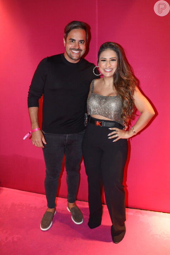 Simone Mendes e o marido, Kaká Diniz, durante festa de lançamento da marca de roupas da influenciadora Gessica Kayane