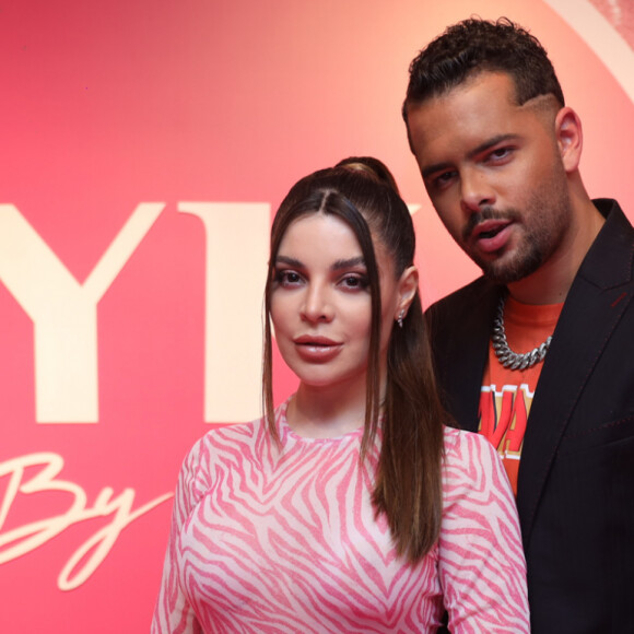 Gkay posou com Pedro Sampaio na festa de lançamento da sua marca de roupas