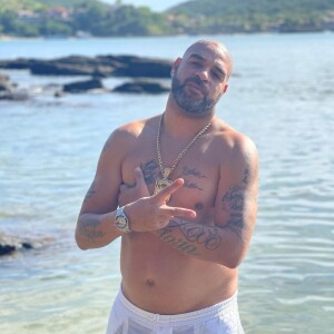 Adriano Imperador foi convidado para churrascos, partidas de peladas e foi pedido para jogar no Flamengo e no Vasco