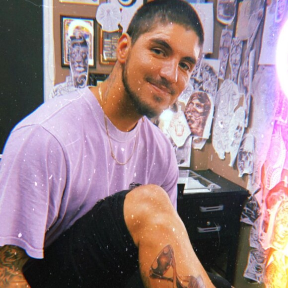 Na festa de Carol Sampaio, Gabriel Medina pediu para não aparecer publicamente com Vanessa