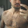 Felipe Neto passou a postar fotos sem camisa nas redes sociais