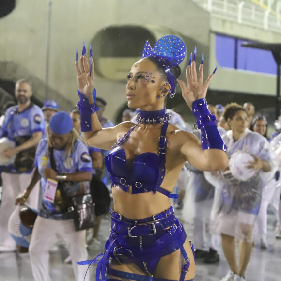 Sabrina Sato estava 'absolutamente deslumbrante', definiu o estilista húngaro que a vestiu