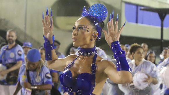 Salário de Sabrina Sato na Globo custa um único look de Carnaval. Entenda!