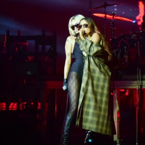 O encontro de Anitta e Miley Cyrus no palco foi marcado pela sensualidade das artistas