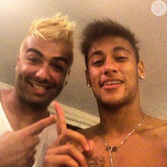 Neymar compartilhou o resultado do novo visual de Lito, muito parecido com o que exibia recentemente, com seus seguidores