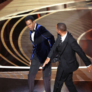 No Oscar, Will Smith subiu ao palco e deu um tapa na cara de Chris Rock após piada