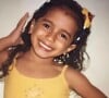 Anitta abriu álbum de fotos antigas e exibiu uma série de fotos da infância