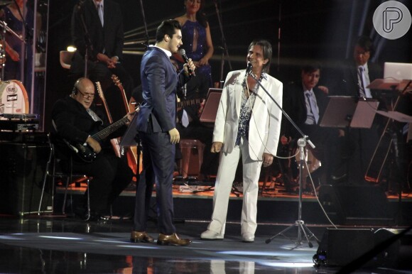Luan Santana canta com Roberto Carlos em especial