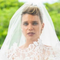 'Pantanal': Madeleine usa vestido sexy e justo e coroa de brilhantes em casamento com José Leôncio. Fotos!