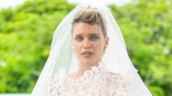 'Pantanal': Madeleine usa vestido sexy e justo e coroa de brilhantes em casamento com José Leôncio. Fotos!