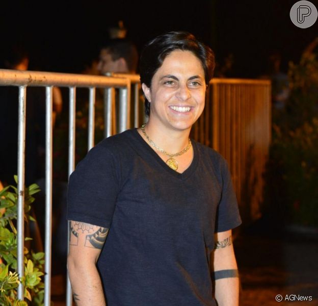thammy miranda faz cirurgia de retirada dos seios deu tudo certo esta em casa purepeople
